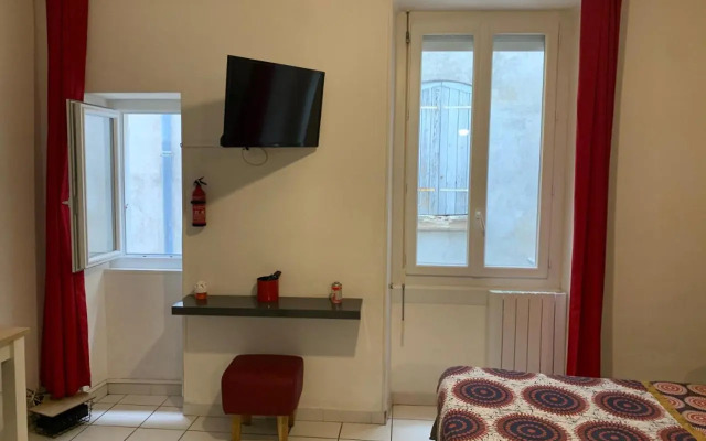 Studio Triangle Arêne Gare Maison Carrée Placette