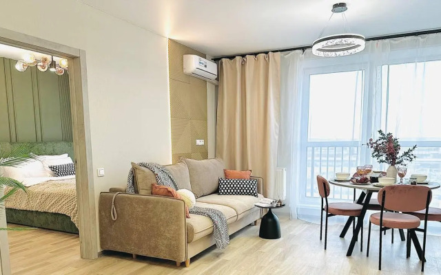 Поделам просторная квартира с видом на озеро