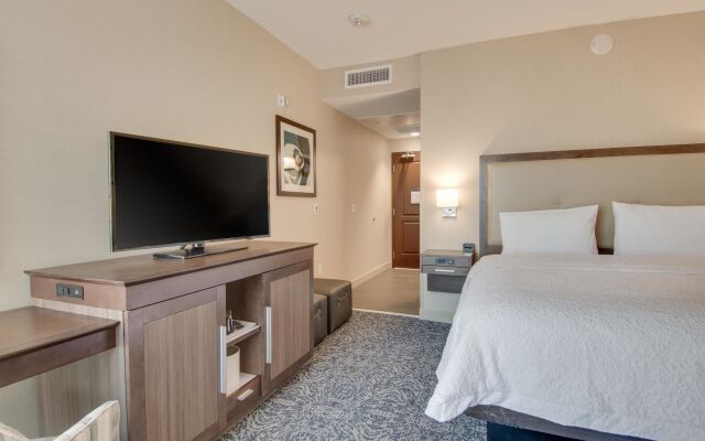 Hampton Inn & Suites Los Angeles - Glendale