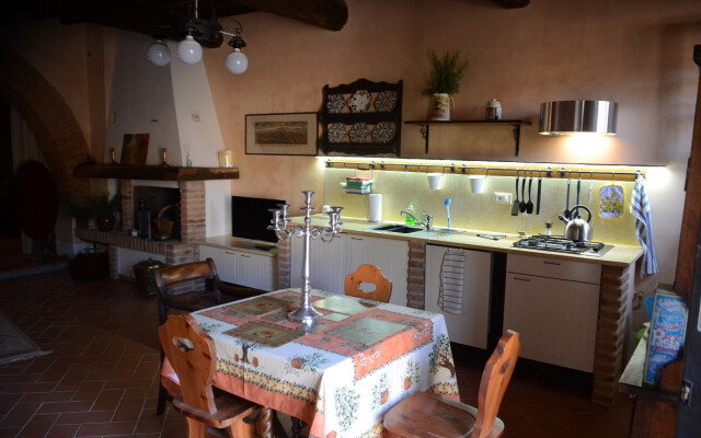 Casa Baronetta - A Cosy Apartment in a Medieval Village