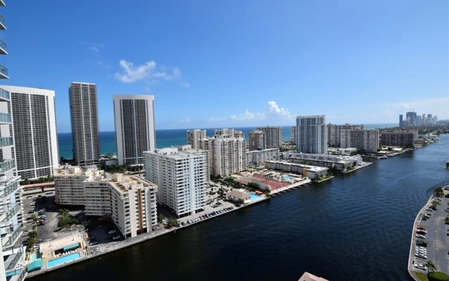 Stuning Ocean View 3 Bed 3 Bath Across The Beach @ Beachwalk