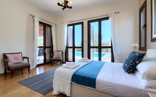 3 bedroom villa Dionysos 373 with private pool and pretty garden, Peaceful location within Aphrodite Hills Resort
