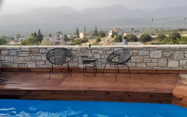 Villa Gogo offers privacy and pool