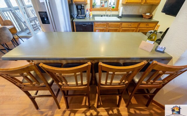 Forest Heights Lodge 6 Bedroom Condo