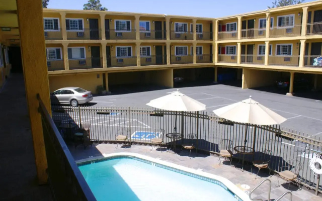 Travelodge Napa Valley Hotel Suites