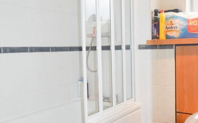 Modern 2 Bedroom Property in Central Edinburgh