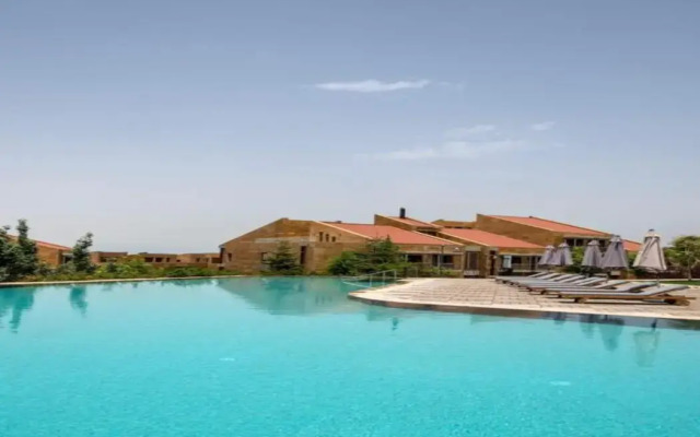 Oakridge Hotel & Spa
