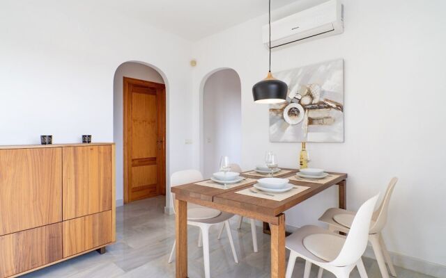 Bright Apartment With Sea View And Terrace Ref 53