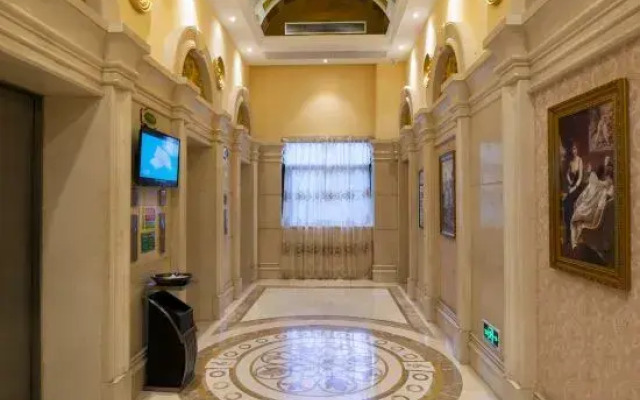 Vienna International Hotel (Qinzhou North District Government High Speed Railway Station)