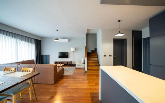 Superior, classy residence,7/24 Security,2 bedroom ( Benesta 205 )