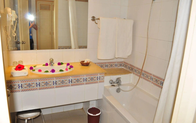Zodiac Hotel