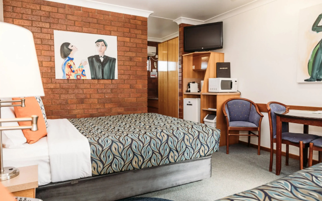 Country Pathfinder Motor Inn