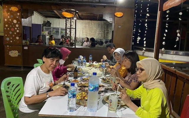 Del Mar Home Stay and Cafe