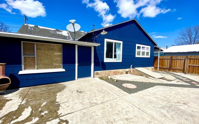 Adorable Bungalow Near Downtown Loveland!