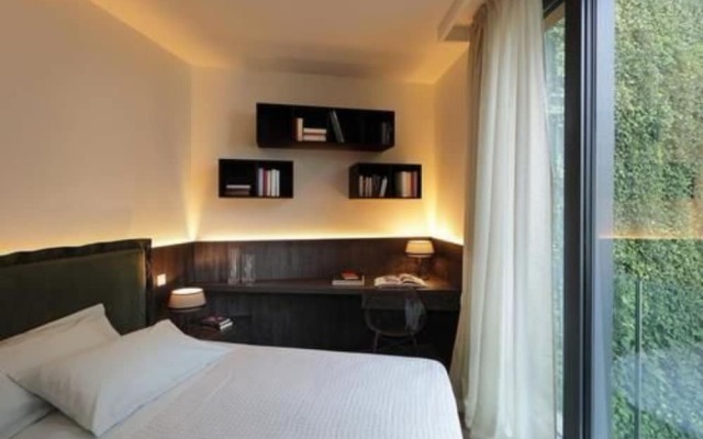 Luxury modern design apartment over the Como Lake