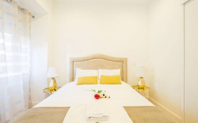 Principe Real Charming and Modern Apartment