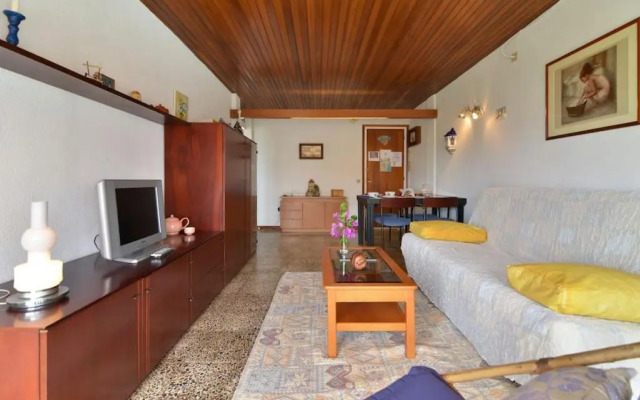 Oasis Close Barcelona Pool Tennis Beach