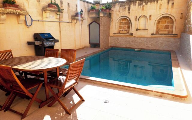 Mixel Gozitan Villa and Pool