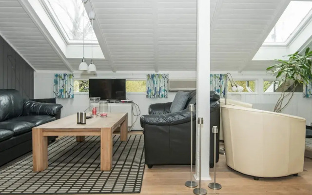 6 Person Holiday Home in Oksbol