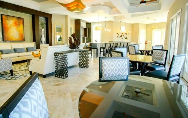5 Bedrooms Vacation Homes by RedAwning
