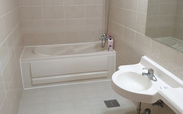 Munkyung Tourist Hotel