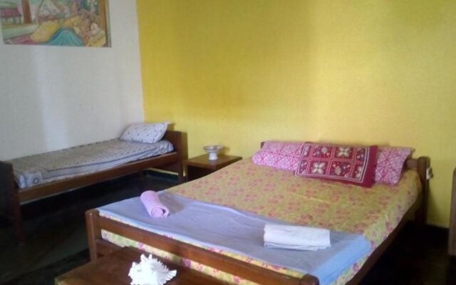 Nila Home Stay cv