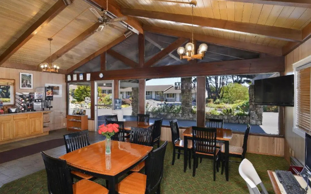 Surf Motel and Gardens