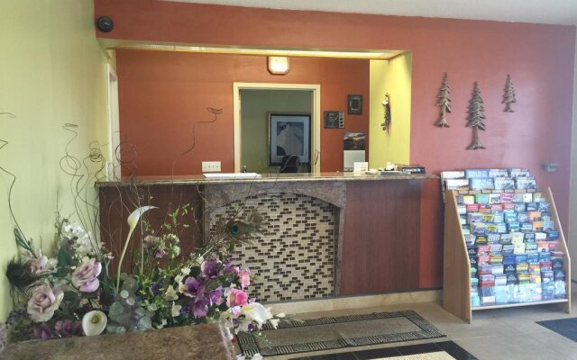 Timberland Inn & Suites