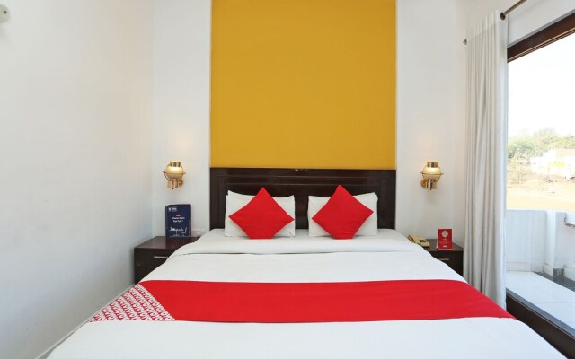 OYO 2877 Hotel Narayana Palace
