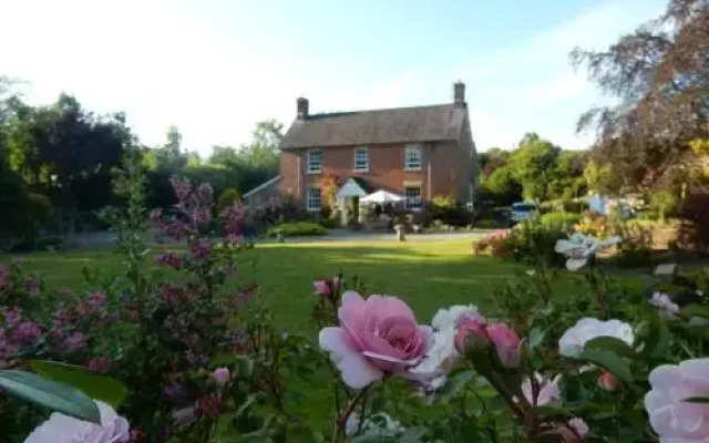 The Farm Snead Bed & Breakfast