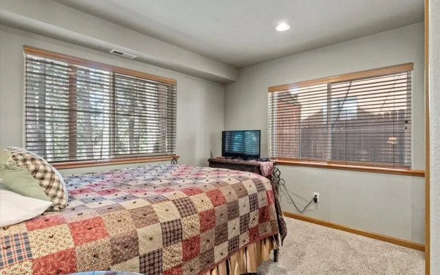 Getting Away Together 6 Bedroom Home by RedAwning
