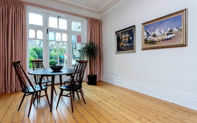 Harmonious Harringay Home