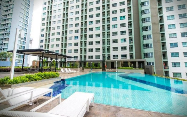 Lumpini Seaview Jomtien by Strand