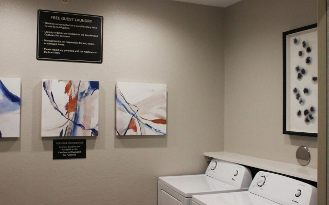 Candlewood Suites Fayetteville – University of Arkansas by IHG