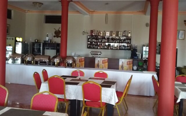 Flagship Piazza Hotel - Hostel