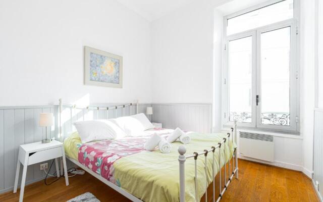 Bourgeois 3 bdrs & Large Terrace - 5mn from le Palaisdowtown