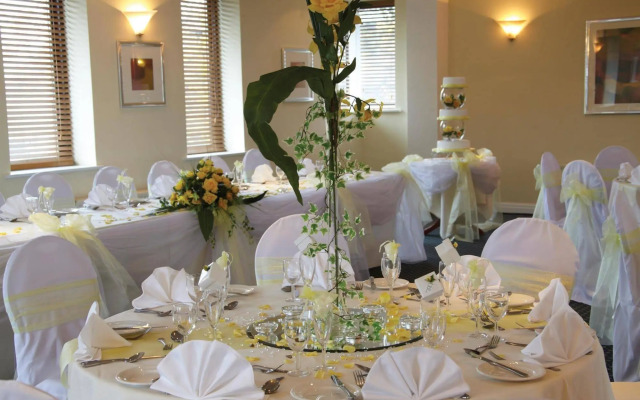Holiday Inn Manchester - Oldham by IHG