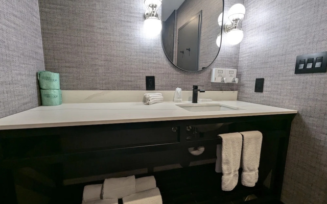 Beacon Suites Hotel