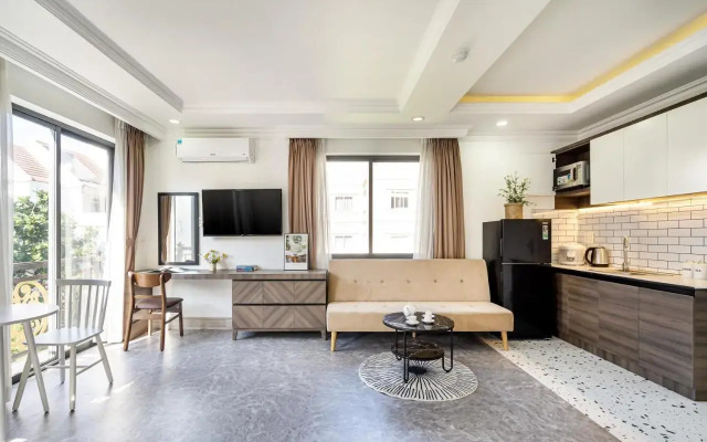 Royal Hotel Near Secc