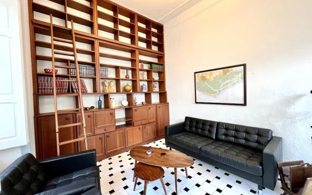 OLH O Historical House by Homing