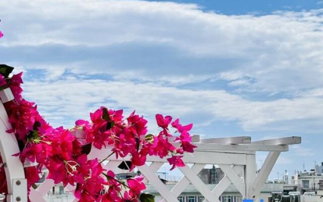 Quiet House-Athens Center 100 Meters Balcony on the Top Floor