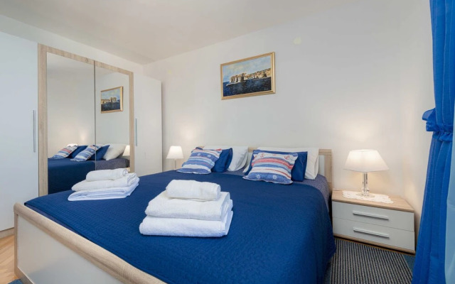 Blue Harmony Sea View Apartment