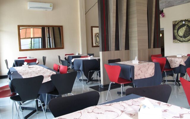 OYO 1127 Baan Siam Hotel