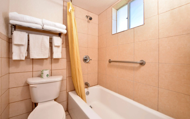 Route 66 Inn & Suites by OYO Vega Tx