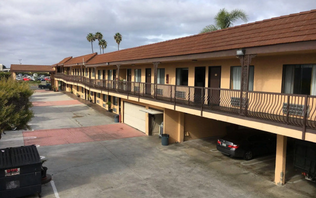 Del Amo Inn