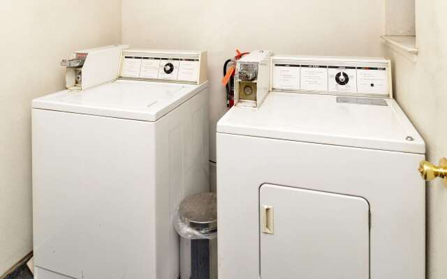 Americas Best Value Inn & Suites Clearlake Wine Country