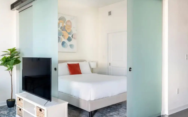 Kasa Inviting Studio Work Friendly Alexandria