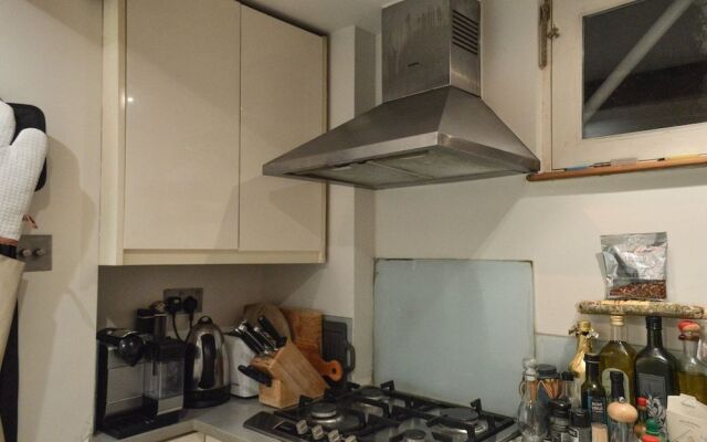 1 Bedroom Flat in Hammersmith With Garden