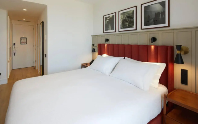 Via Sants Hotel Barcelona, Tapestry Collection by Hilton