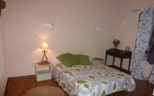 Villa With 6 Bedrooms in Cannes-et-clairan, With Wonderful Mountain Vi